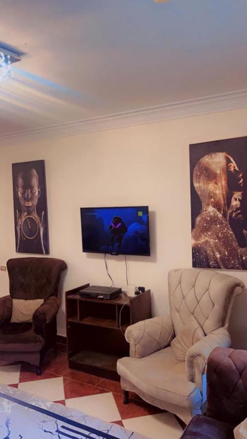 مفروشة بجوار سيتى ستارز مدينة نصر Apartment *
